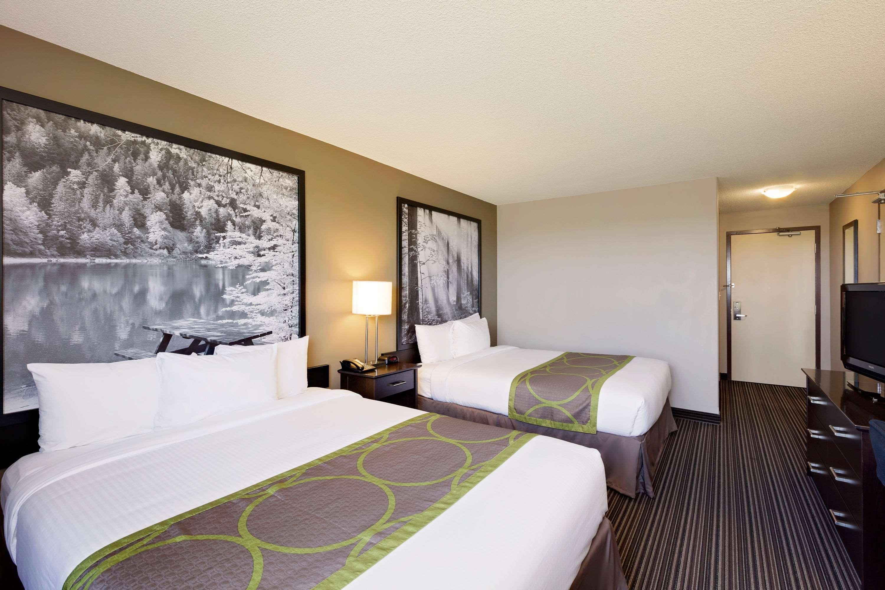 Super 8 By Wyndham Kapuskasing Hotel Ngoại thất bức ảnh