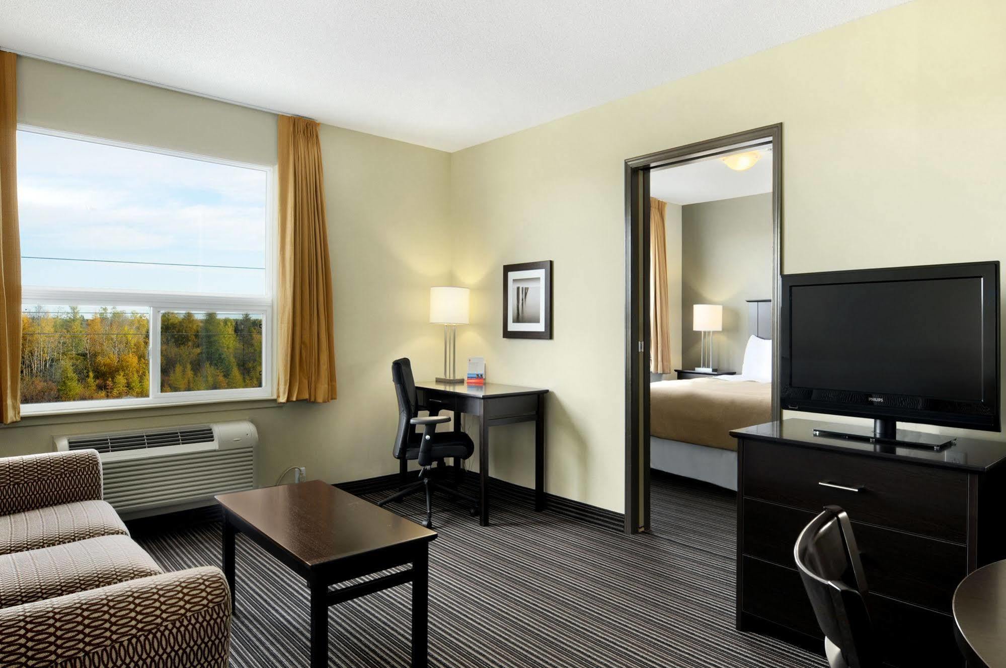 Super 8 By Wyndham Kapuskasing Hotel Ngoại thất bức ảnh
