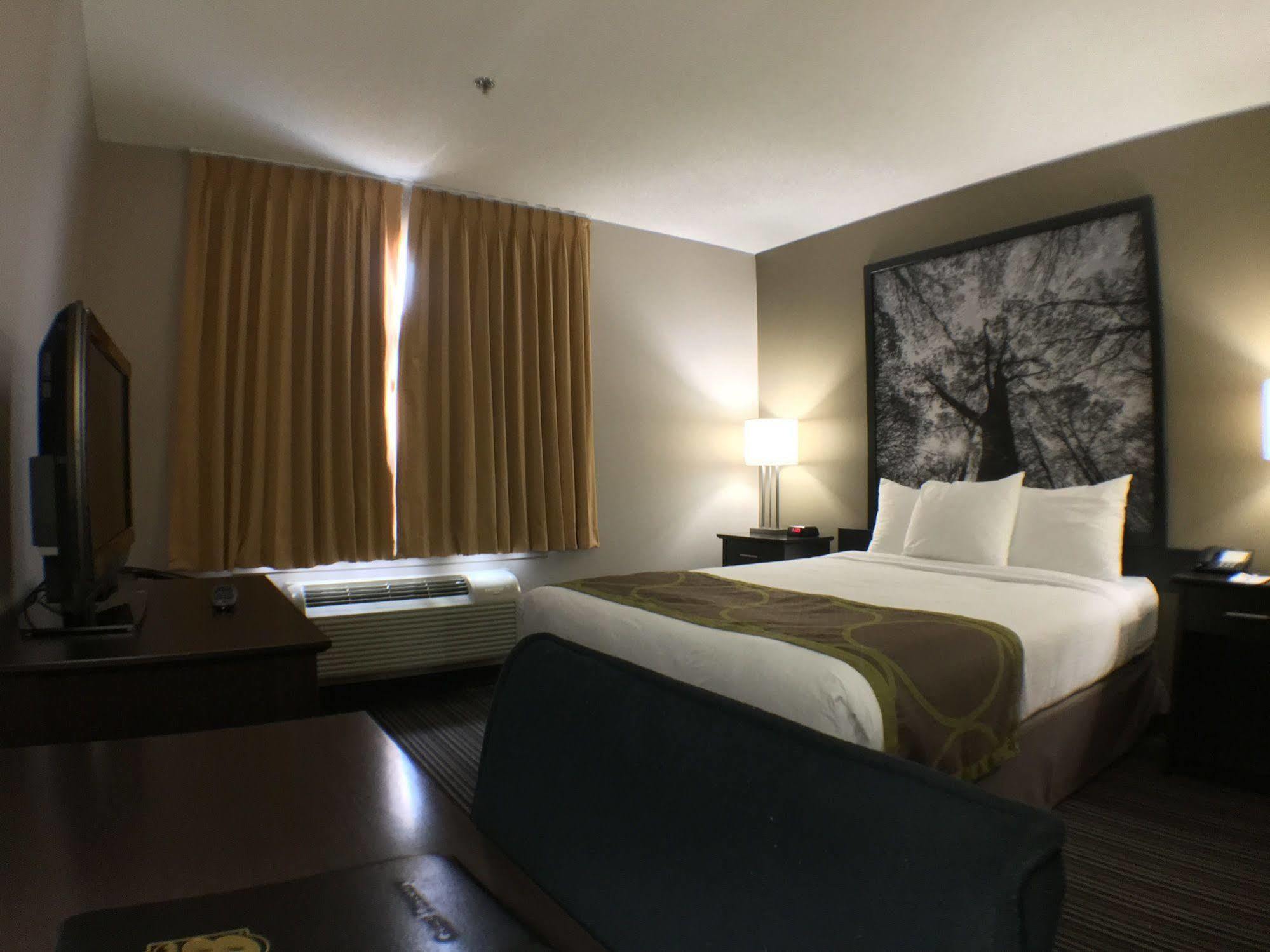 Super 8 By Wyndham Kapuskasing Hotel Ngoại thất bức ảnh