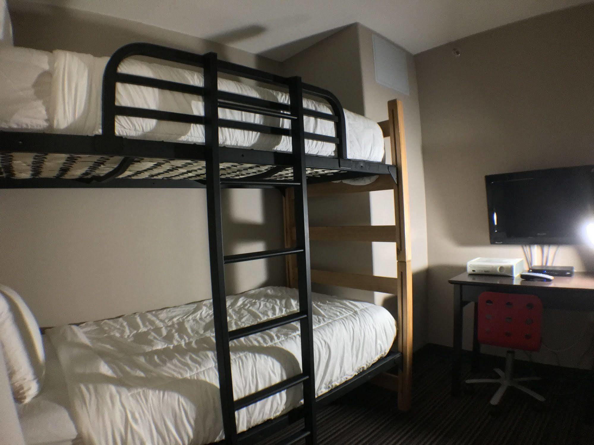 Super 8 By Wyndham Kapuskasing Hotel Ngoại thất bức ảnh